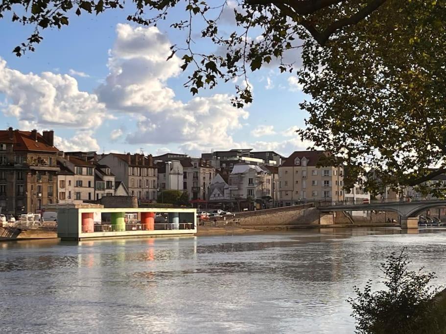 Bords De Marne *